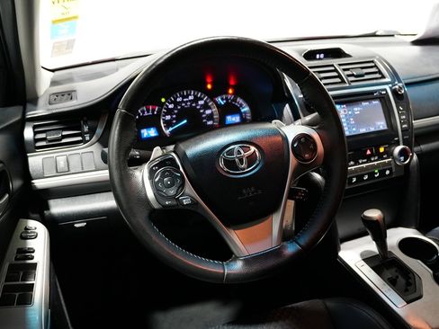 Used 2012 Toyota Camry SE image 19
