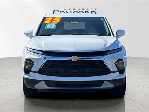 Used 2025 Chevrolet Blazer LT image 9