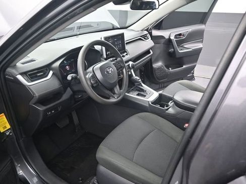 Used 2024 Toyota RAV4 LE FWD image 4