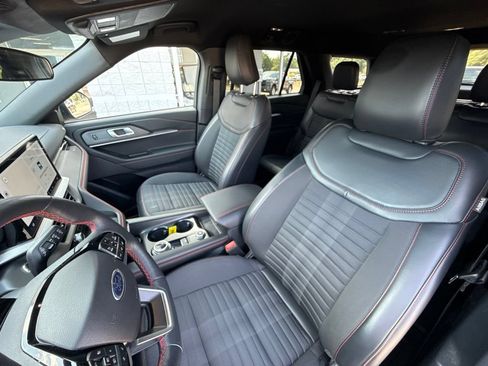 Used 2025 Ford Explorer ST-Line AWD/4WD image 10