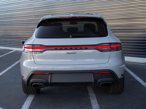 Certified 2024 Porsche Macan AWD/4WD image 6