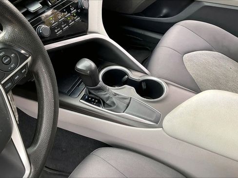 Used 2021 Toyota Camry LE image 13