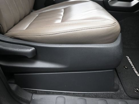 Certified 2022 Nissan Frontier SV image 16