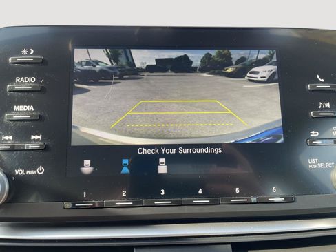 Used 2019 Honda Accord LX image 18