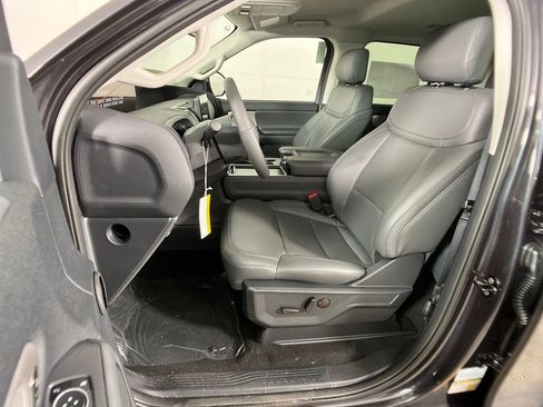 New 2026 Ford Expedition Active image 29