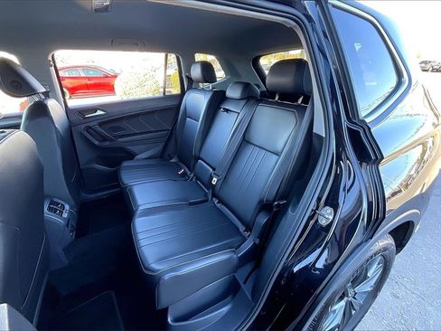 Used 2024 Volkswagen Tiguan SE image 25