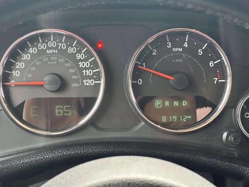Used 2015 Jeep Wrangler Unlimited Rubicon w/ Dual Top Group AWD/4WD image 26