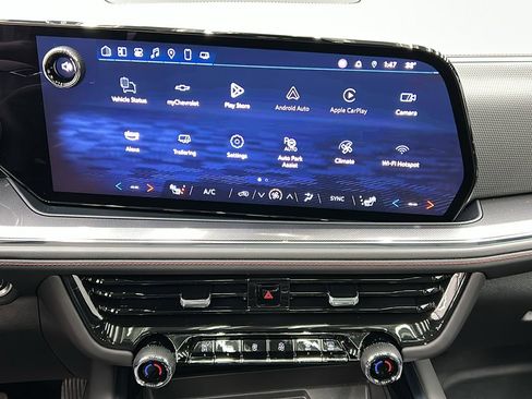 Used 2025 Chevrolet Suburban RST w/ RST Capability Package image 18