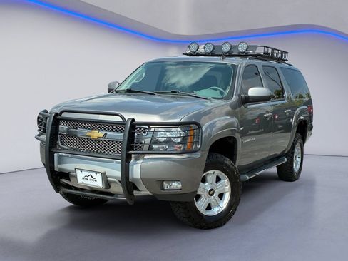 Used 2012 Chevrolet Suburban LT AWD/4WD image 2
