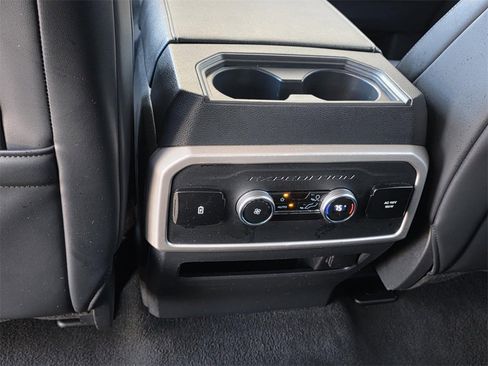 Used 2024 Ford Expedition XLT image 9