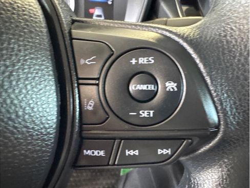 Used 2022 Toyota Corolla LE FWD image 17