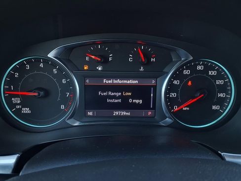 Used 2023 Chevrolet Traverse LT image 11