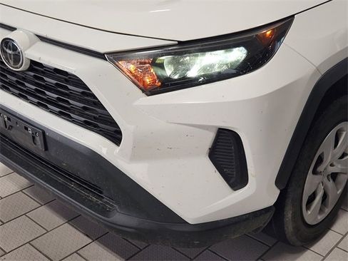 Used 2021 Toyota RAV4 LE AWD/4WD image 8