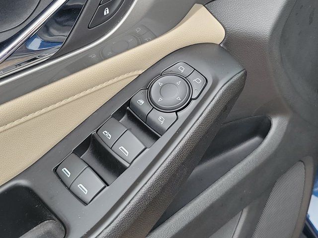 Used 2023 Chevrolet Traverse LT w/ LT Premium Package AWD/4WD image 9