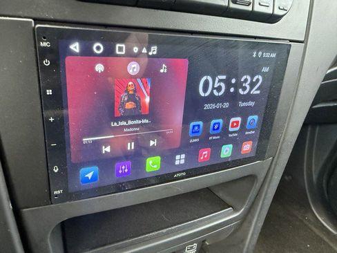 Used 2006 Chrysler Pacifica Touring image 28