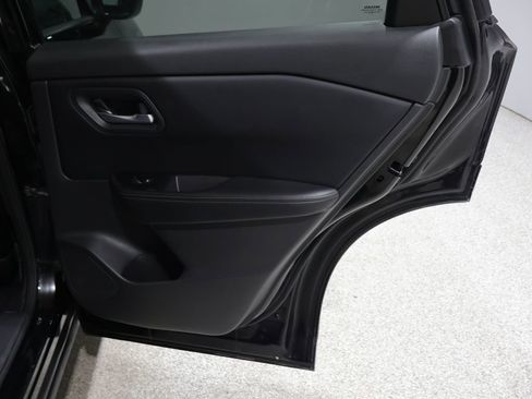 Used 2025 Nissan Rogue SV AWD/4WD image 21