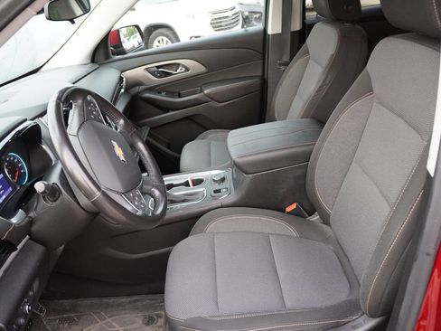 Used 2020 Chevrolet Traverse LT w/ Driver Confidence II Package AWD/4WD image 4