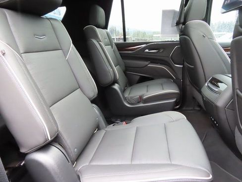 Used 2021 Cadillac Escalade Premium Luxury image 48