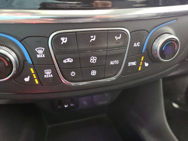 Used 2019 Chevrolet Traverse LT w/ LT Premium Package AWD/4WD image 38