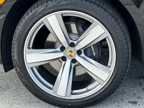 New 2025 Porsche Macan image 25