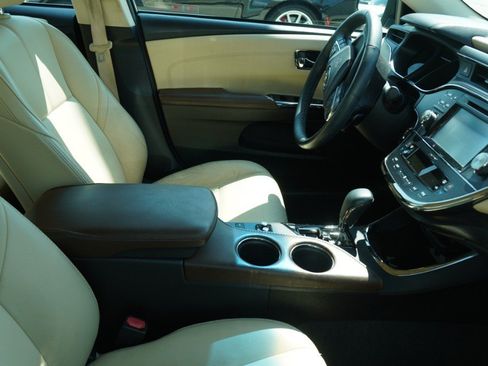 Used 2017 Toyota Avalon XLE Premium FWD image 10