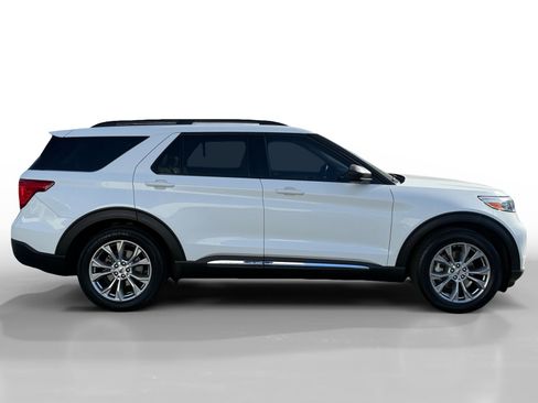 Used 2021 Ford Explorer XLT w/ Equipment Group 202A RWD image 6