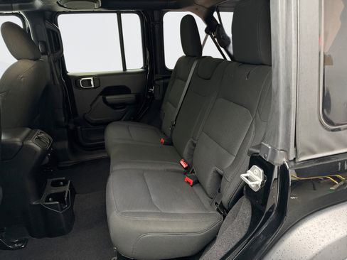 Used 2021 Jeep Wrangler Unlimited Sport image 17
