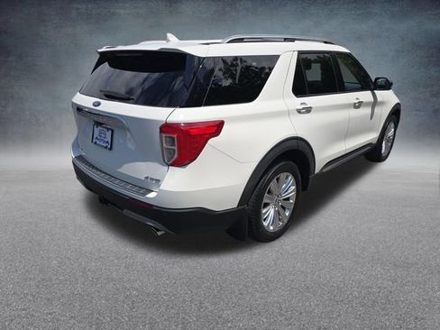 Used 2022 Ford Explorer Limited w/ Equipment Group 301A AWD/4WD image 8