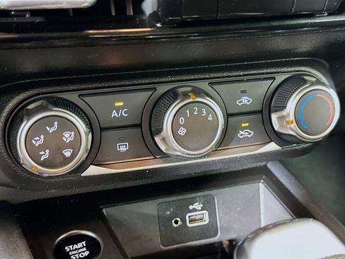 Used 2025 Nissan Kicks S image 23