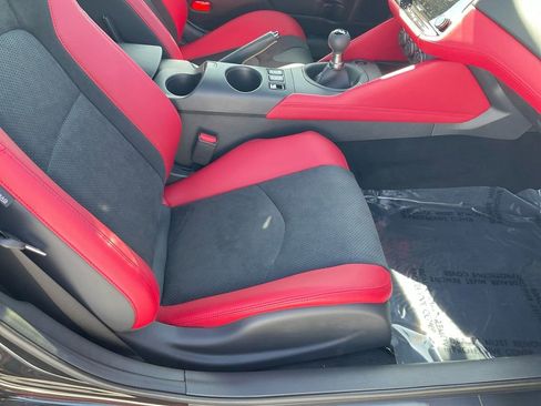 New 2025 Nissan Z Performance w/ Floor Mat Package image 27