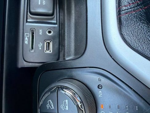 Used 2014 Jeep Cherokee Trailhawk w/ Comfort/Convenience Group AWD/4WD image 20
