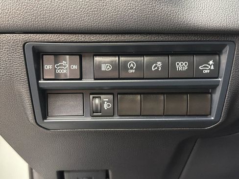 Used 2024 Toyota Tundra Limited image 29