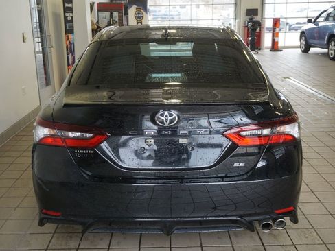 Used 2022 Toyota Camry SE w/ Convenience Package image 5