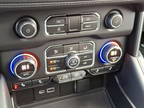 Used 2023 Chevrolet Tahoe LT w/ Luxury Package image 18