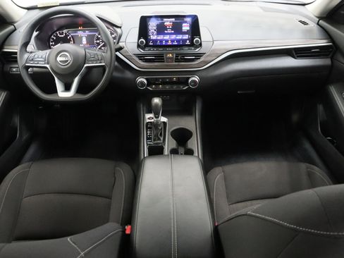 Used 2025 Nissan Altima 2.5 SV FWD image 29