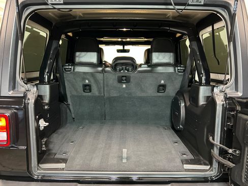 Used 2022 Jeep Wrangler Unlimited Sahara w/ Cold Weather Group image 23