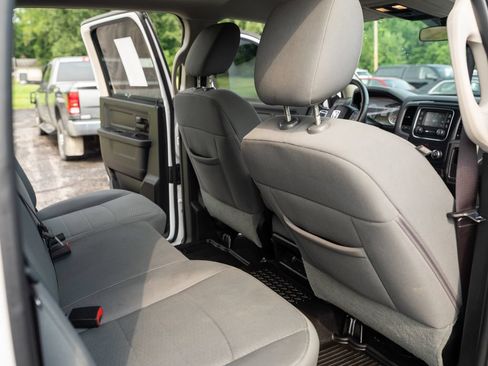 Used 2017 RAM 1500 Express AWD/4WD image 13
