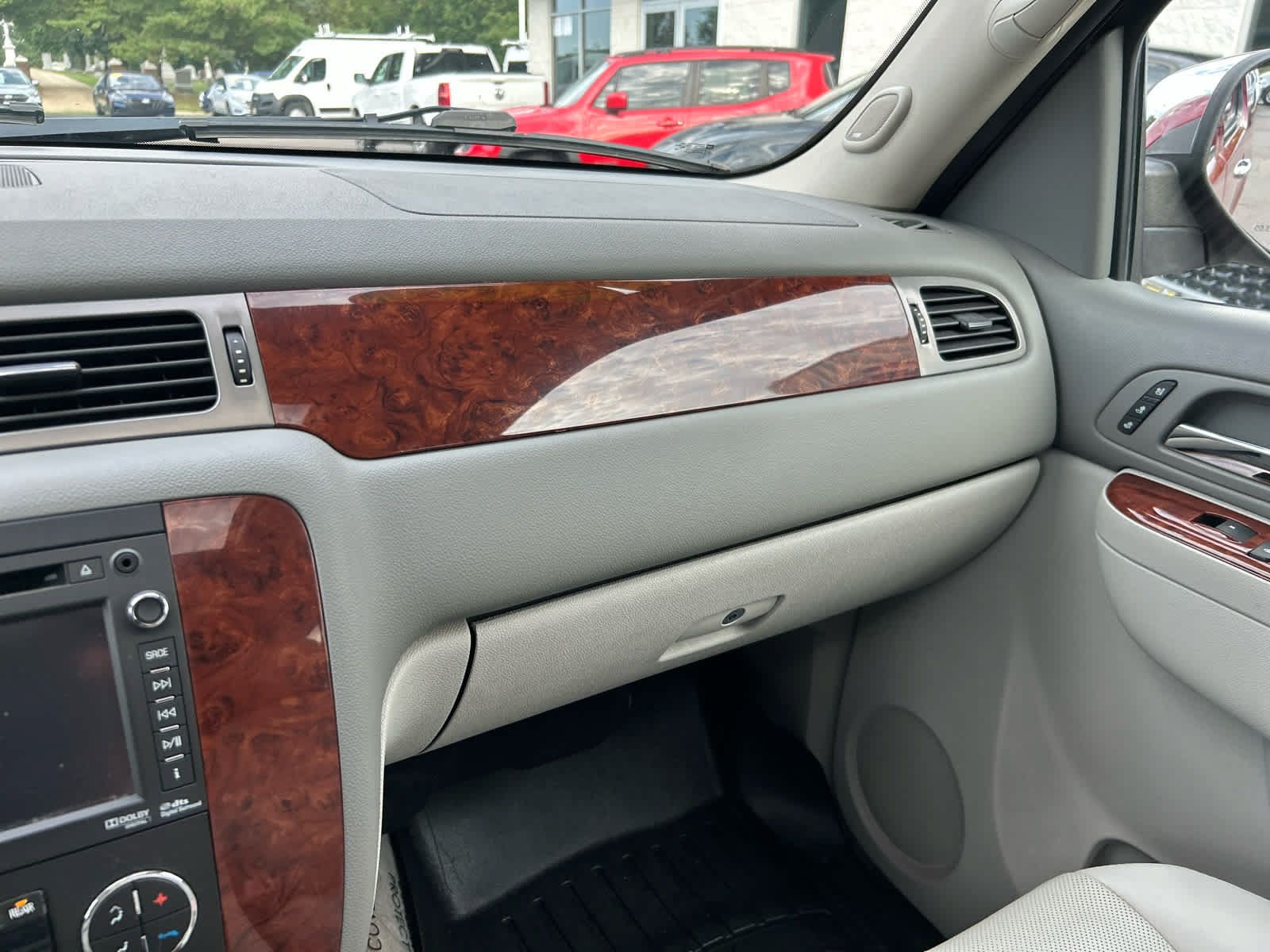 Used 2013 Chevrolet Suburban LTZ AWD/4WD image 18