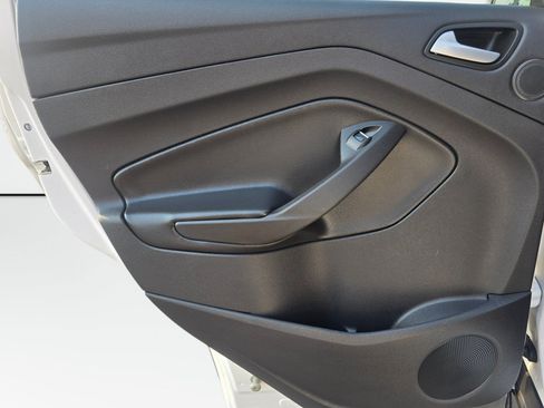 Used 2018 Ford Escape Titanium AWD/4WD image 19