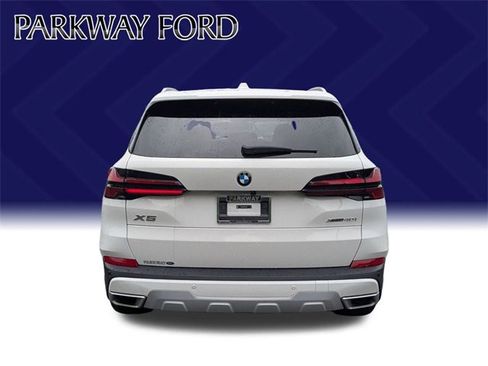Used 2024 BMW X5 xDrive40i w/ Premium Package image 6