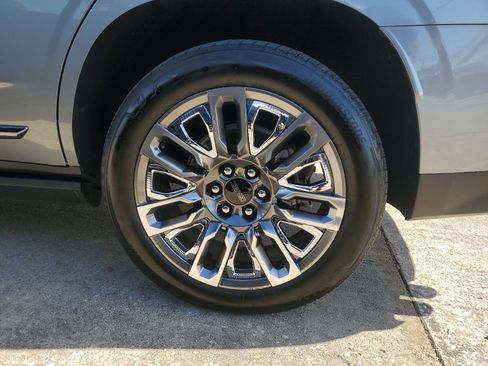 Used 2024 GMC Yukon Denali Ultimate w/ LPO, Floor Liner Package AWD/4WD image 7