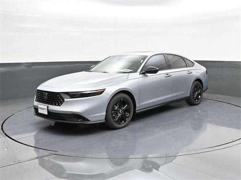 New 2025 Honda Accord SE image 1