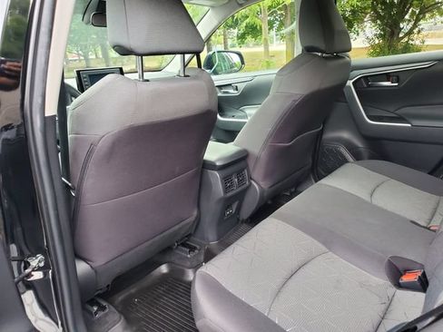 Used 2022 Toyota RAV4 XLE w/ Convenience Package AWD/4WD image 11