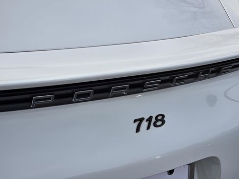 Used 2021 Porsche 718 Boxster image 28