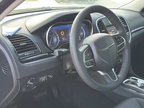 Used 2023 Chrysler 300 Touring w/ Sport Appearance Package RWD image 17