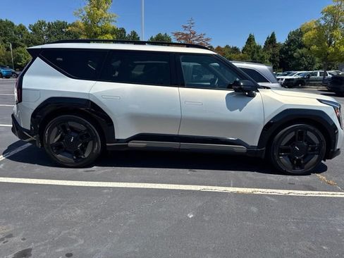 Certified 2024 Kia EV9 GT-Line AWD/4WD image 6