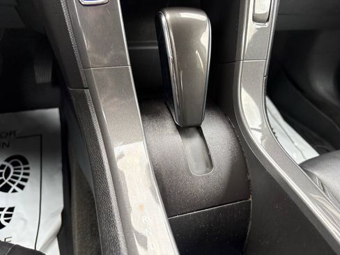 Used 2014 Chevrolet Volt Premium w/ Premium Trim Package FWD image 23