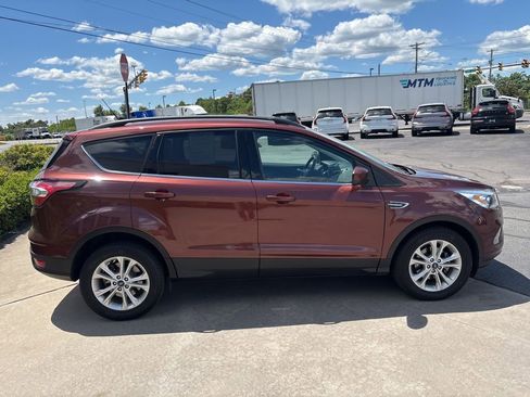 Used 2018 Ford Escape SEL FWD image 5