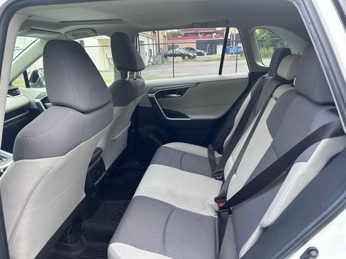 Used 2019 Toyota RAV4 XLE AWD/4WD image 14