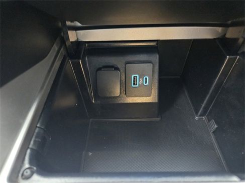 Used 2020 Ford Explorer ST w/ Premium Technology Package image 21